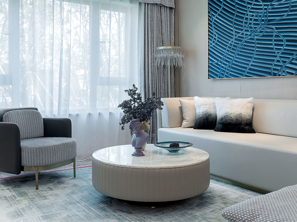 85平米轻奢风格二室客厅装修效果图，窗帘创意设计图