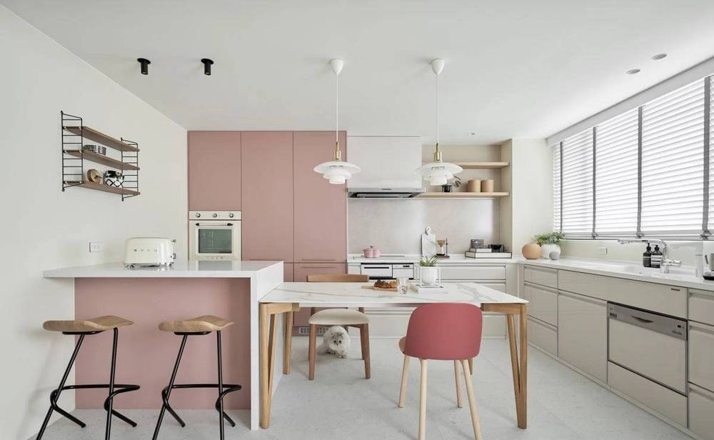 103平米北欧风格三室厨房装修效果图，橱柜创意设计图