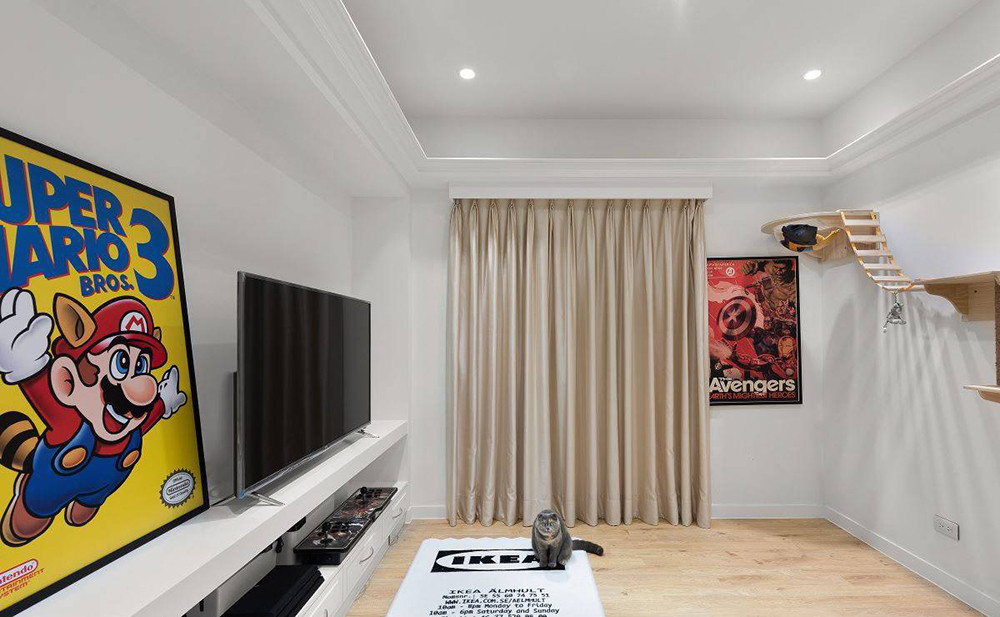 125平米美式风格三室卧室装修效果图，窗帘创意设计图