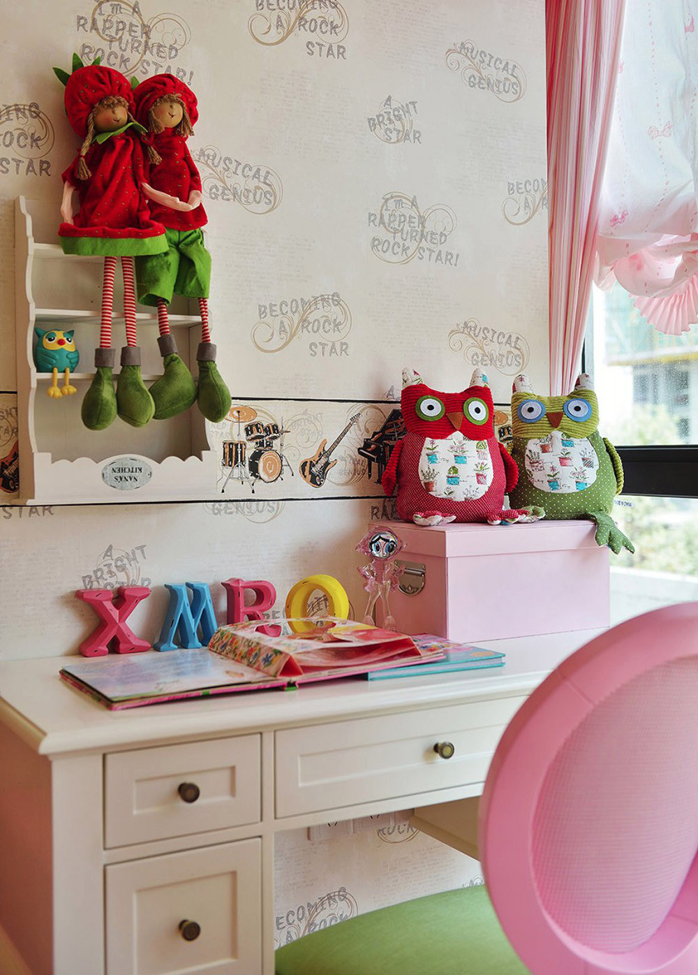 97平米欧式风格三室儿童房装修效果图，背景墙创意设计图