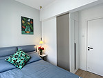 68平米轻奢风格三室卧室装修效果图，衣柜创意设计图