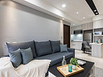 128平米混搭风格三室客厅装修效果图，电视墙创意设计图