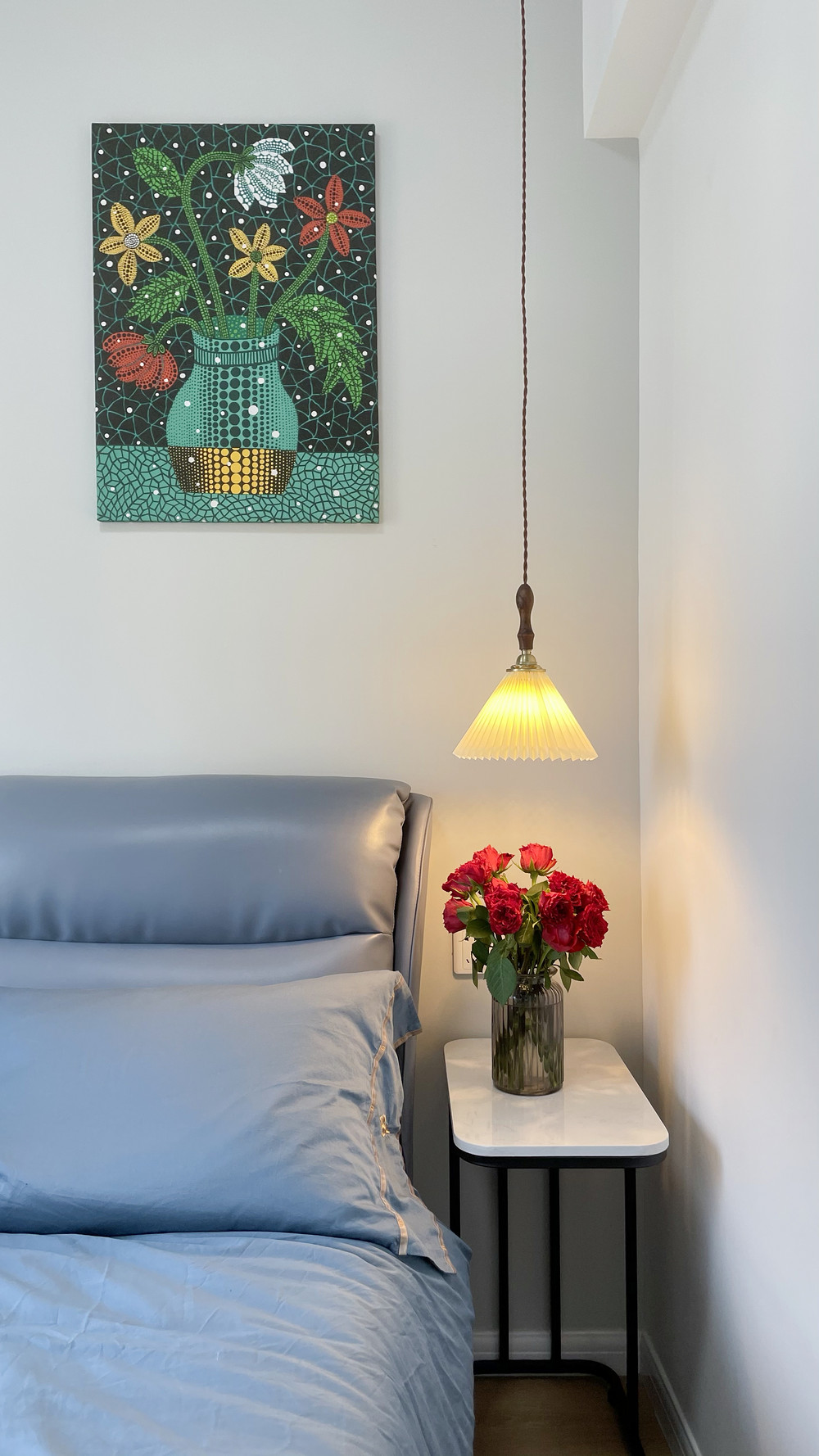 68平米轻奢风格三室卧室装修效果图，灯饰创意设计图