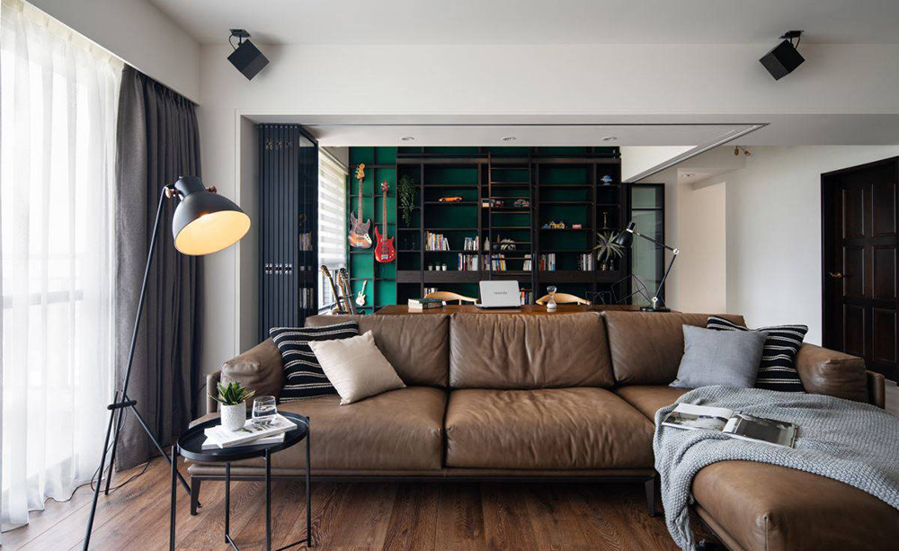 124平米混搭风格三室客厅装修效果图，沙发创意设计图