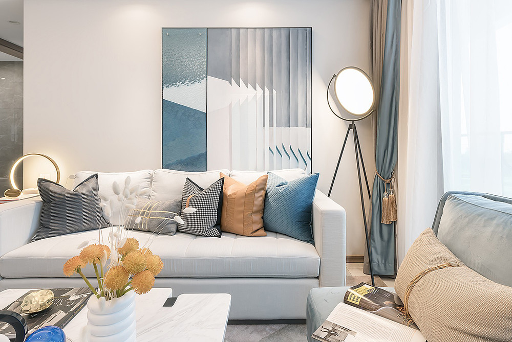 118平米轻奢风格三室客厅装修效果图，沙发创意设计图